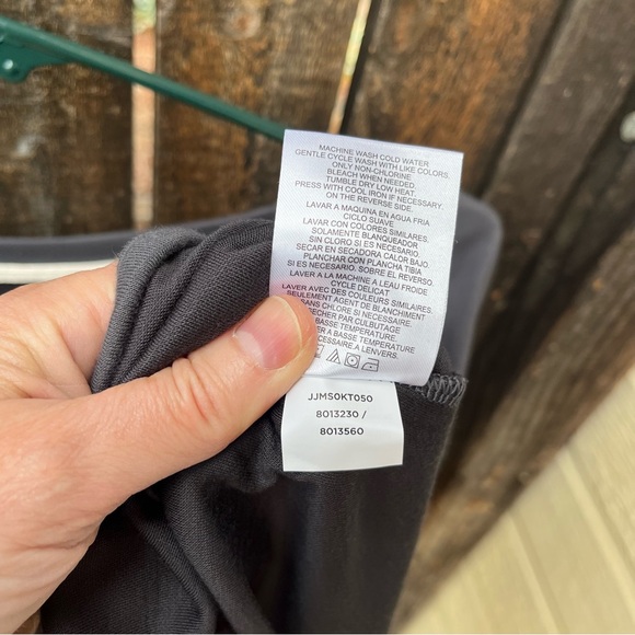 B New York Drape Front Tee NWT In Charcoal Sz S - Picture 6 of 8